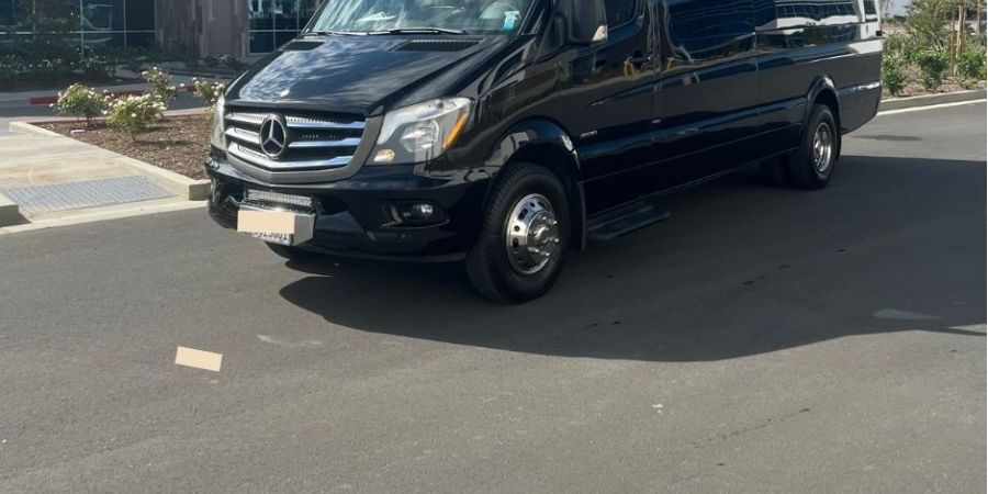 Ontario Executive Limo Service for Busy Executives