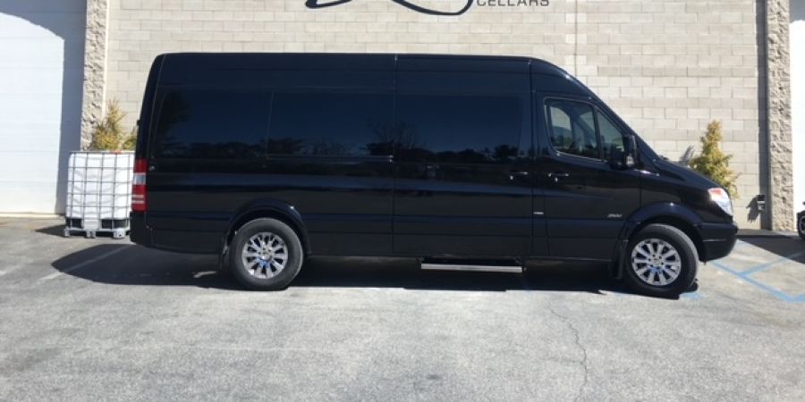 Ontario Limo Wine Tours – Luxury Chauffeured Getaways
