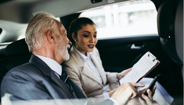 What Travelers Should Expect from Limo and Sedan Services in Ontario