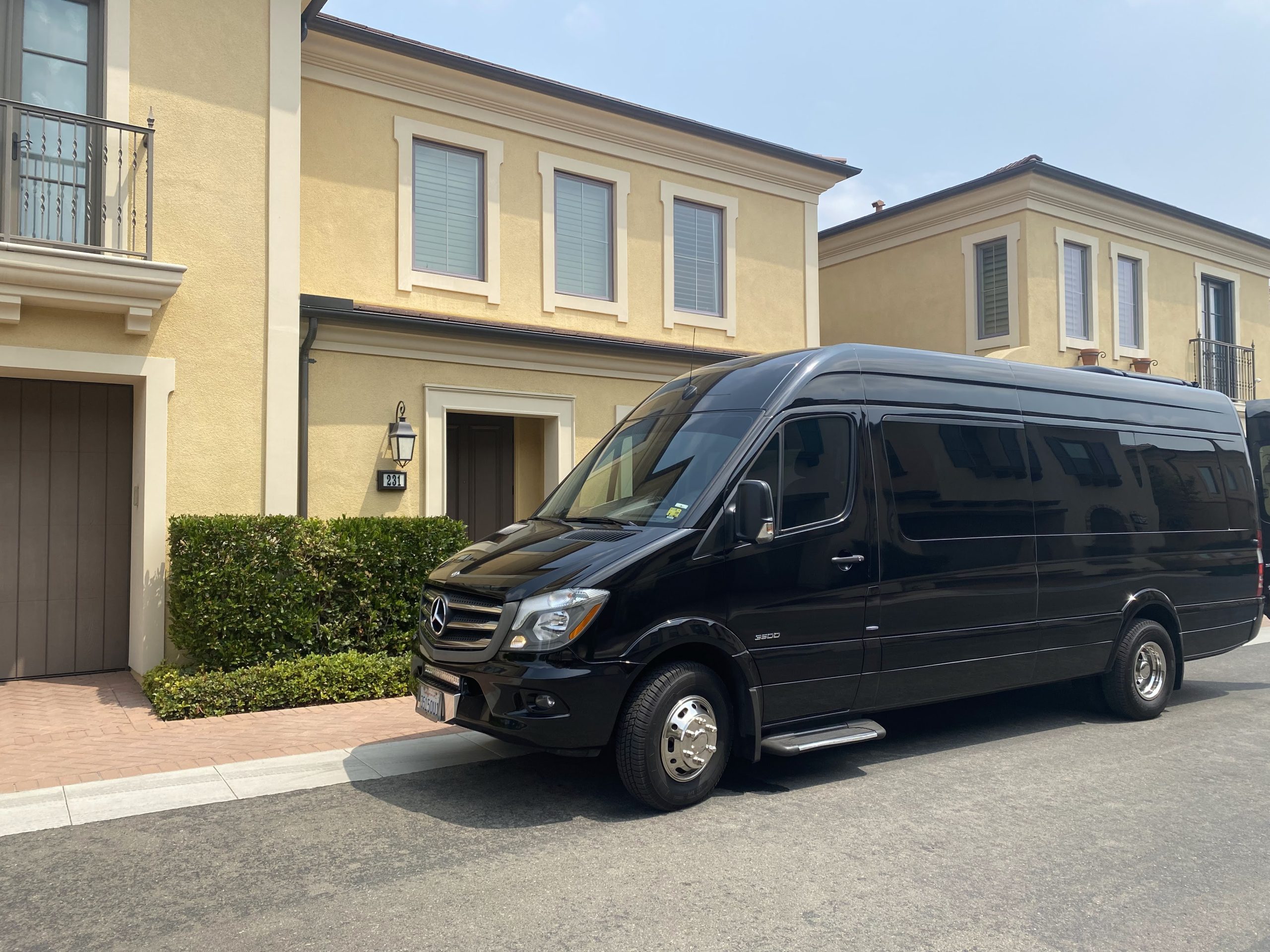 Corporate Limo Service Ontario CA – Business Travel