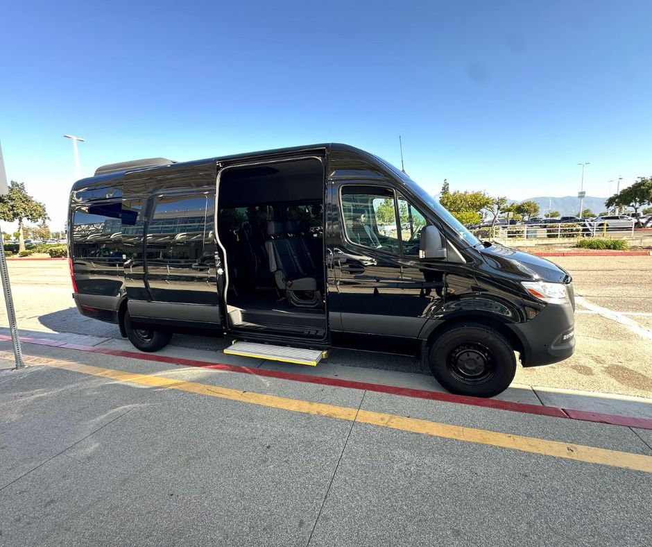 Smart Reasons Reliable Airport Limo Service Wins 2026