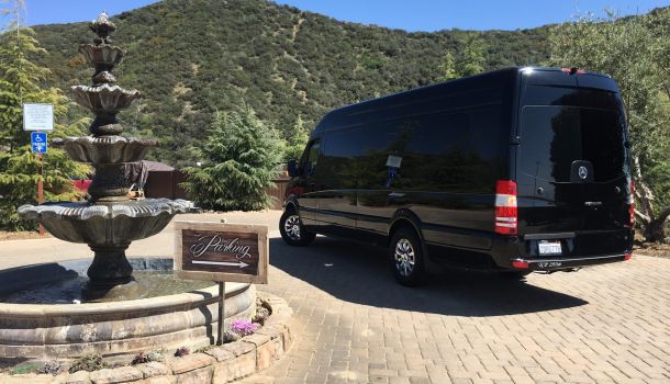 Best Limo Service in Ontario CA for Airport Travel